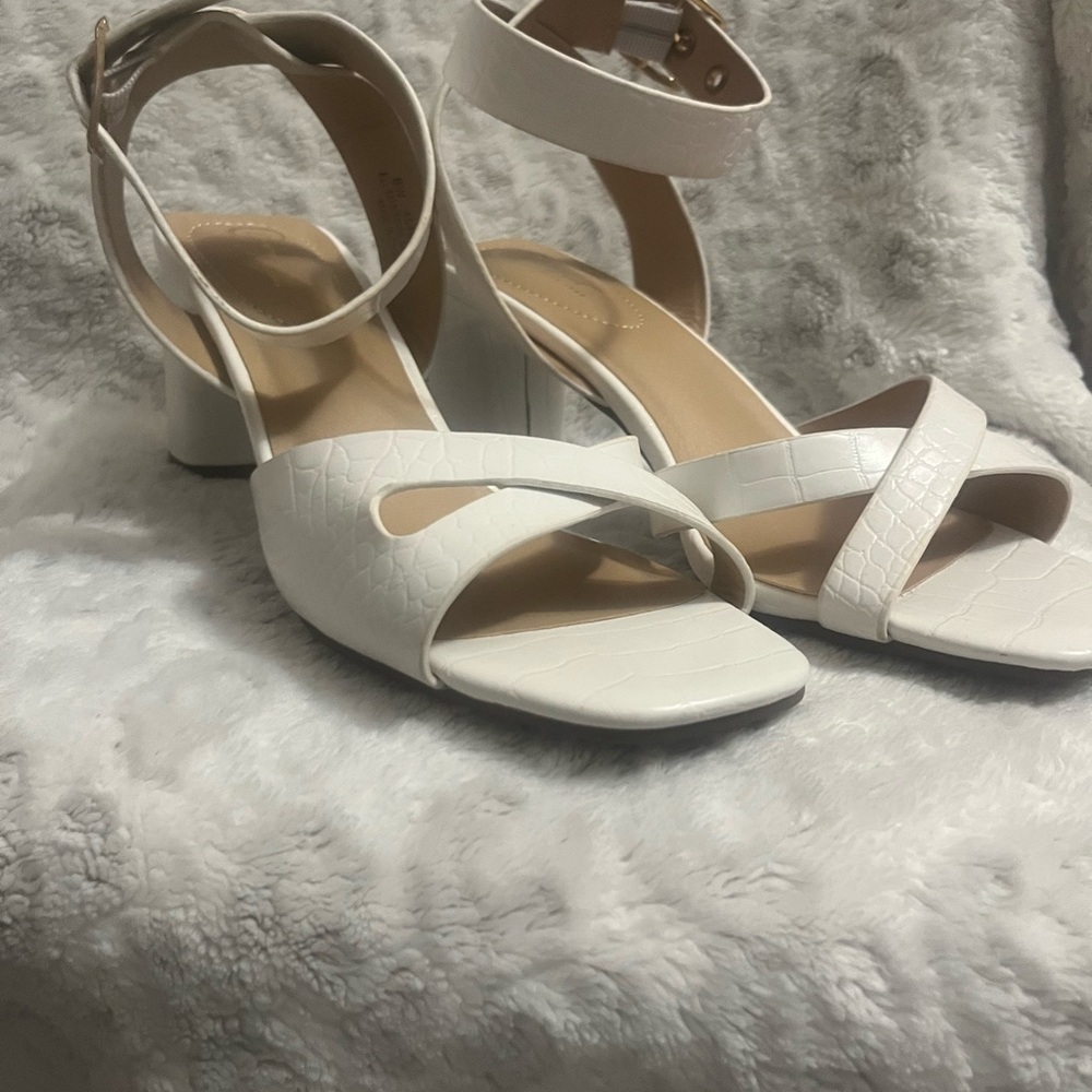 Comfortable White Heel Slingback Shoes